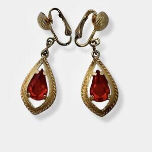Sarah Coventry Dangle Earrings Scarlet Tears Red Rhinestones Gold Tone Clip On